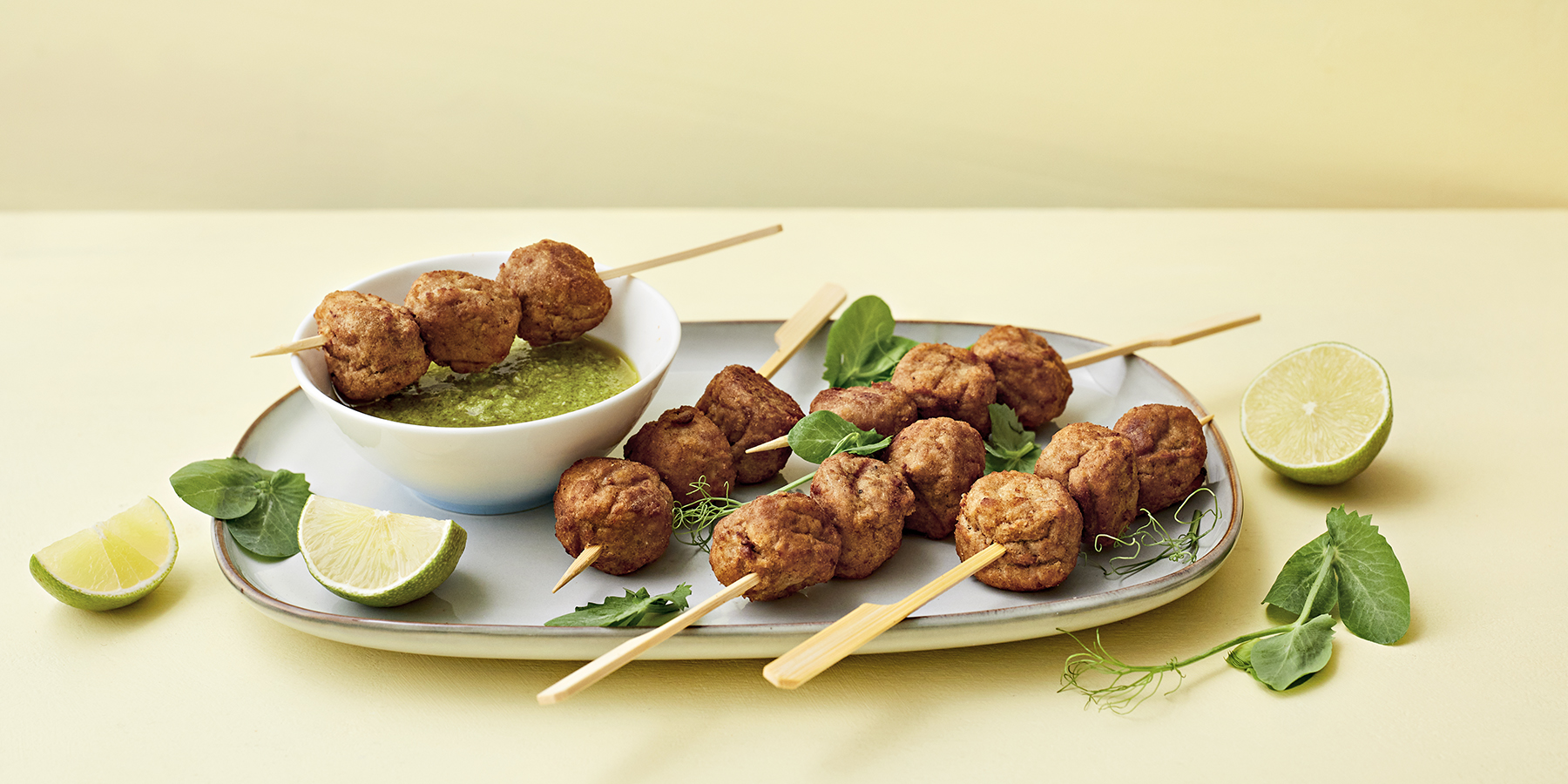 Pyöryköitä tarjoiluehdotuksineen.