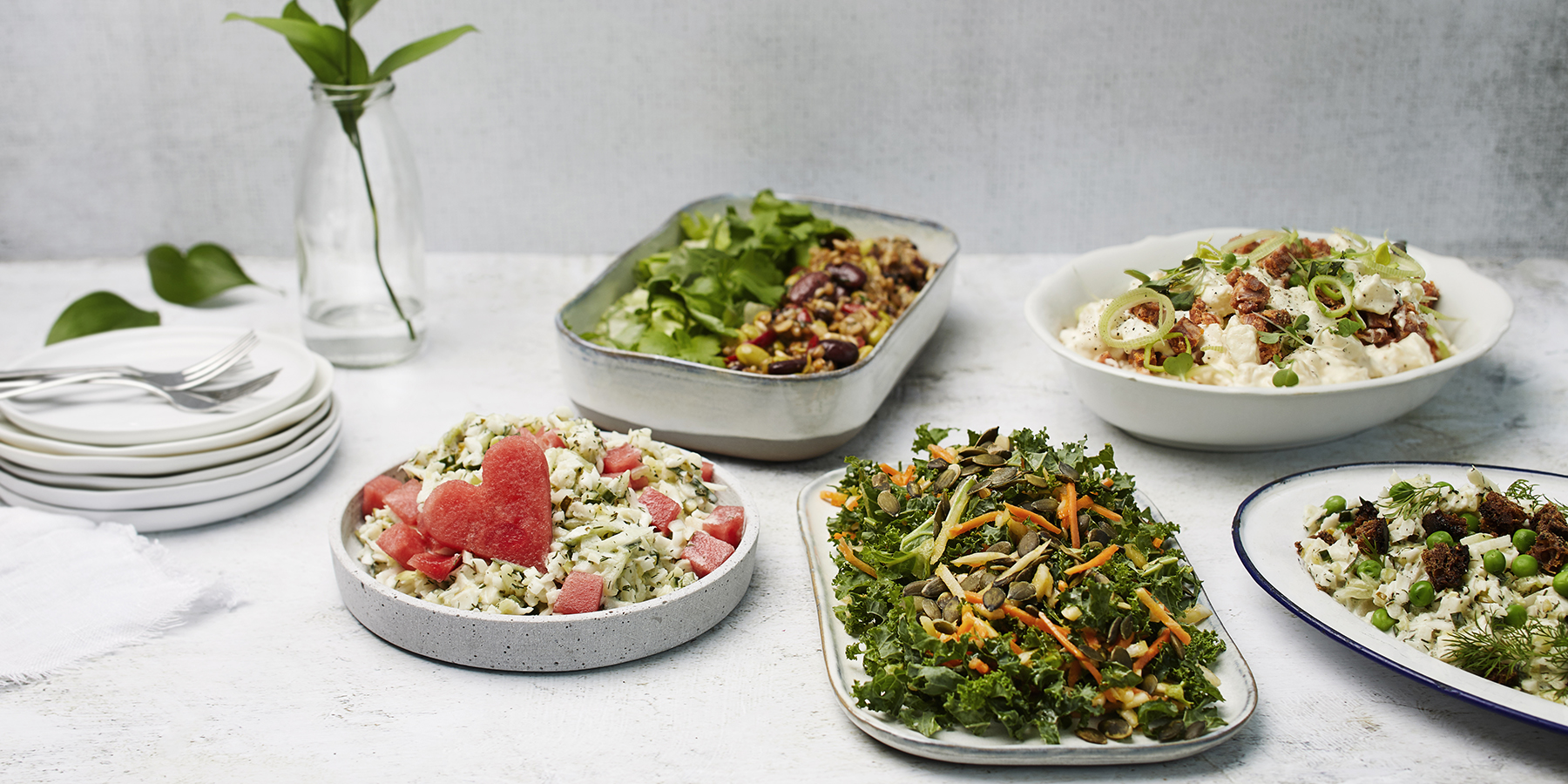 Raikas kasvis-kurpitsansiemensalaatti