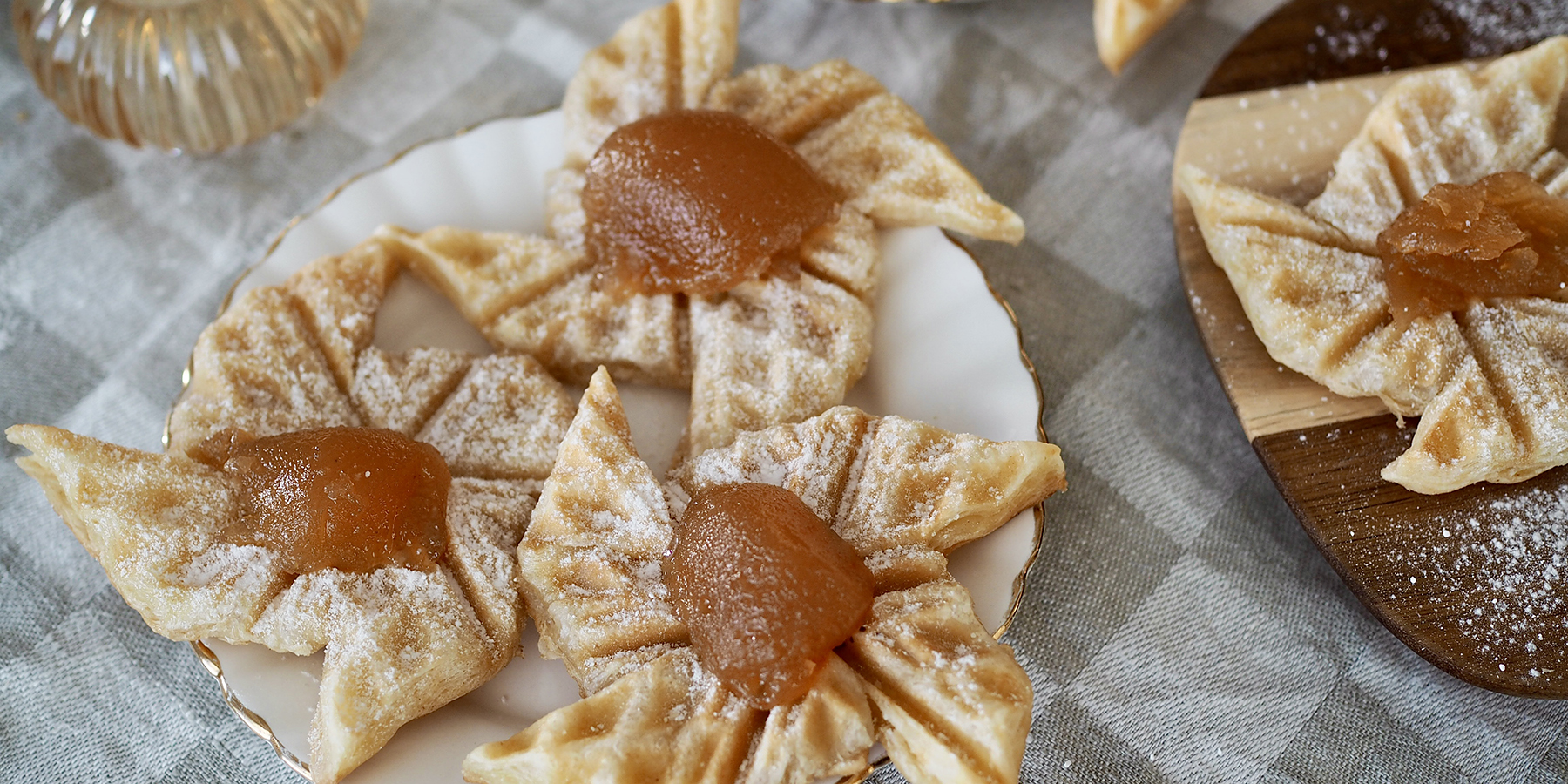 Joulutortut vohveliraudalla