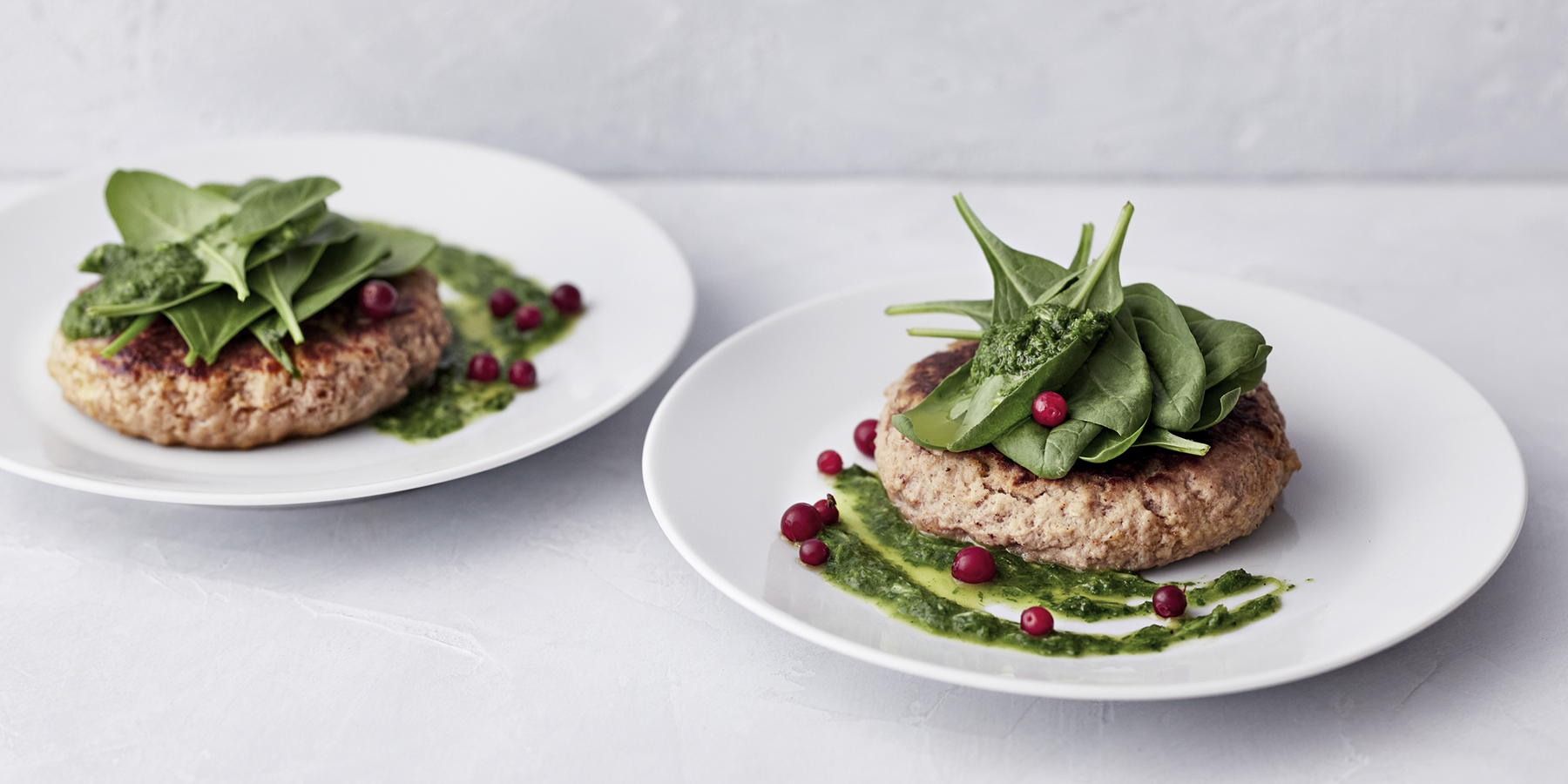 Jauhemaksapihvit ja puolukkachimichurri