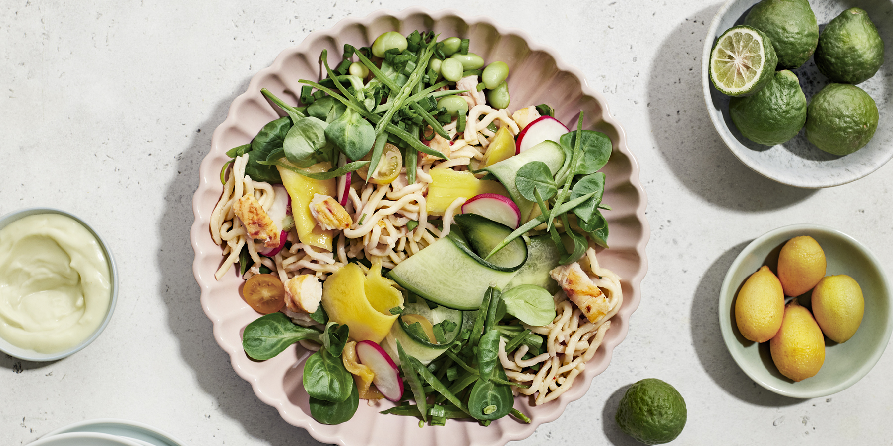 Broiler-nuudelisalaatti