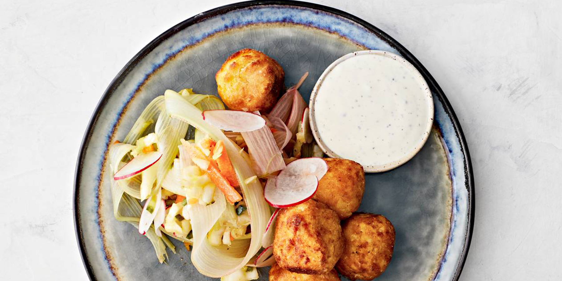 Kasvispyöryköitä ja sumakkihapankermaa