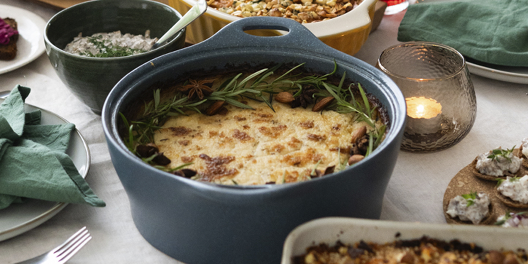 Rosmariinilla maustettu imelletty perunalaatikko