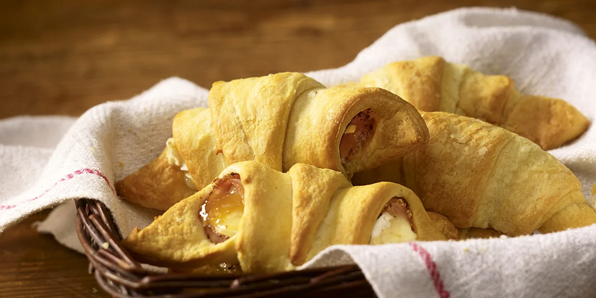 Croissantit kalkkunatäytteellä