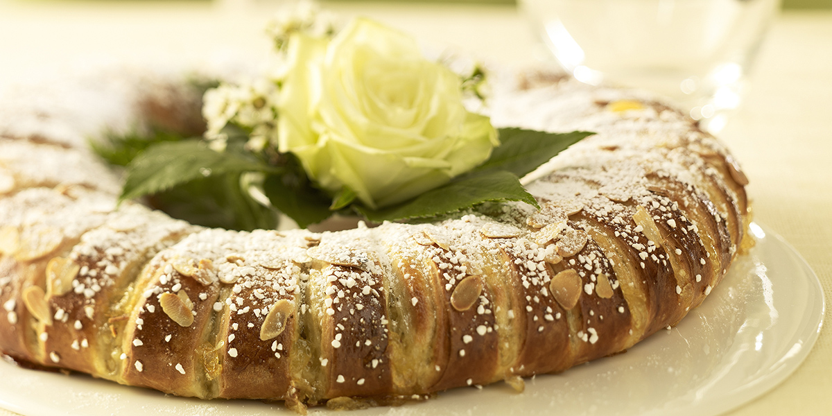 Appelsiini-mantelipullakranssi