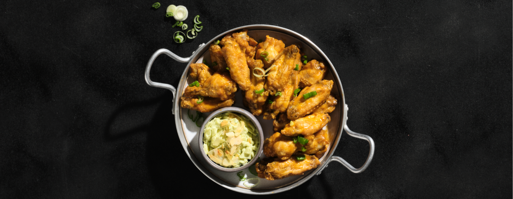 Buffalo Wings & vihreä coleslaw