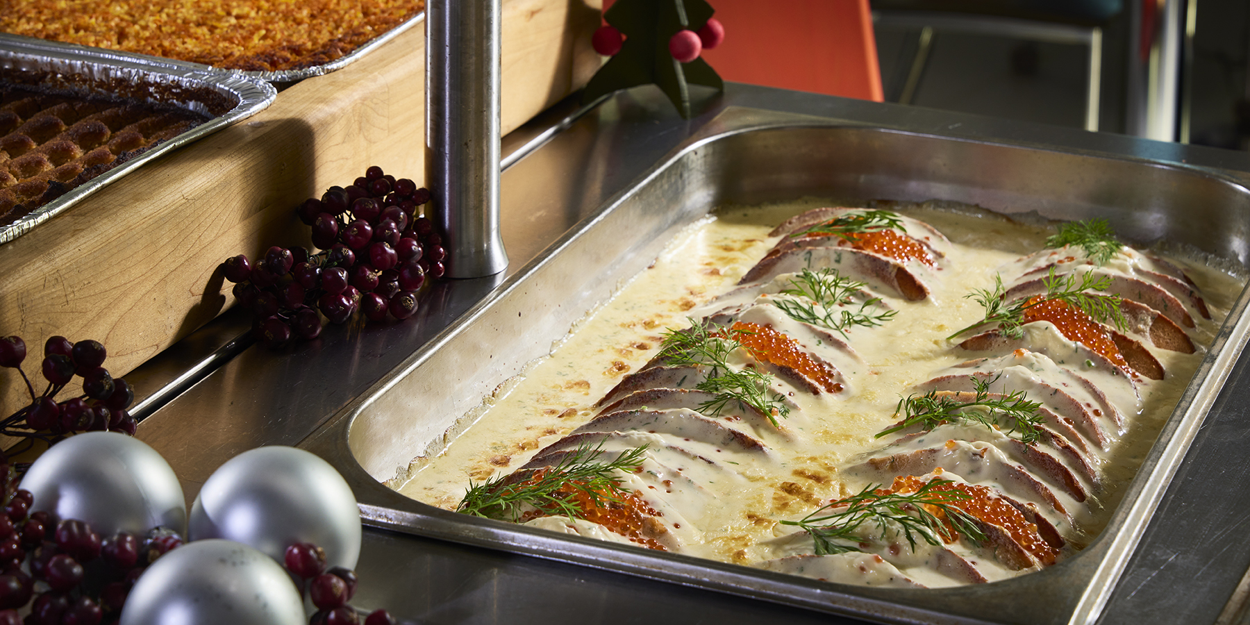 Kirjolohimureke ja mäti-smetanakastike