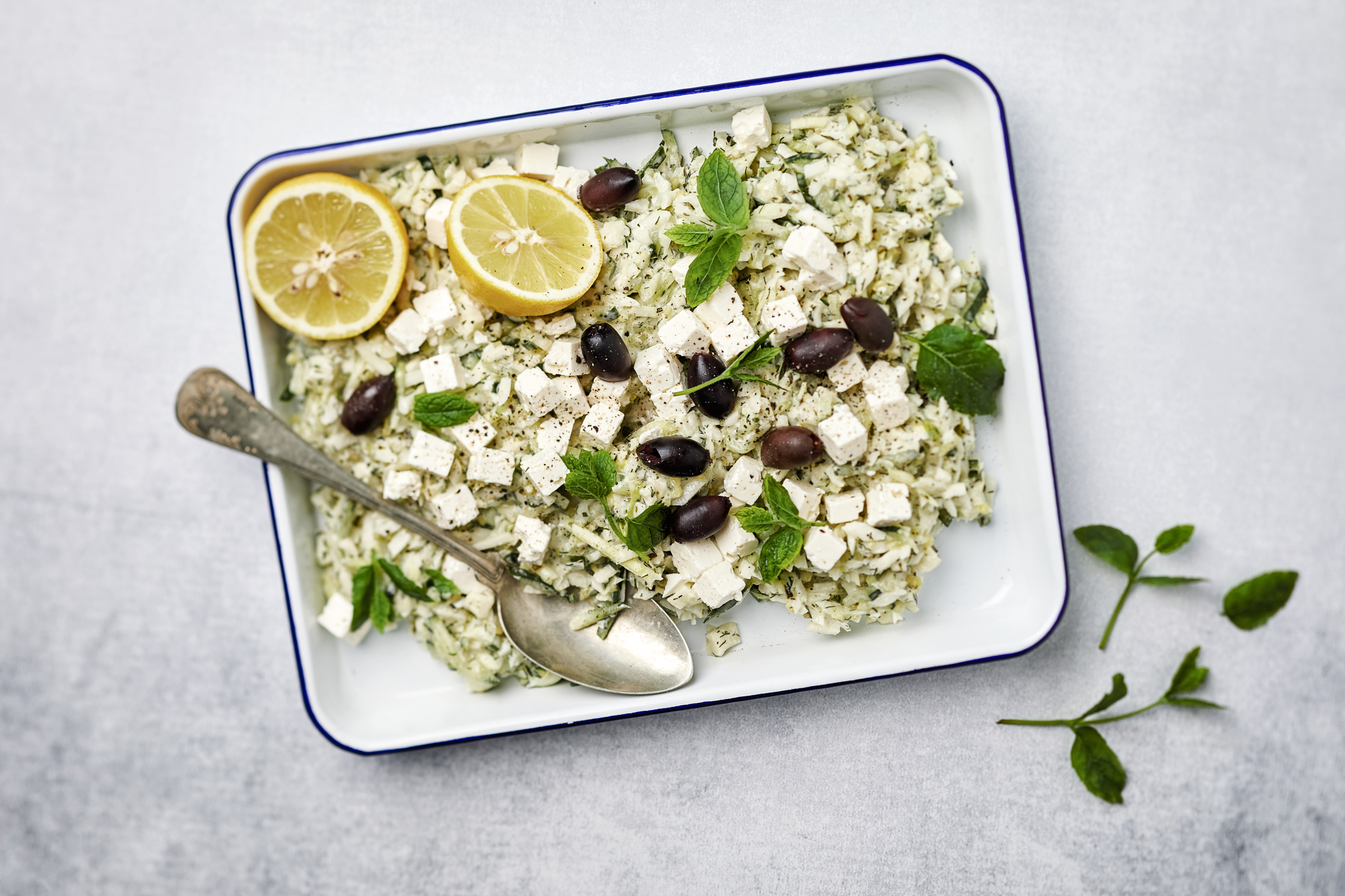 Kreikkalainen kurkkuraastesalaatti