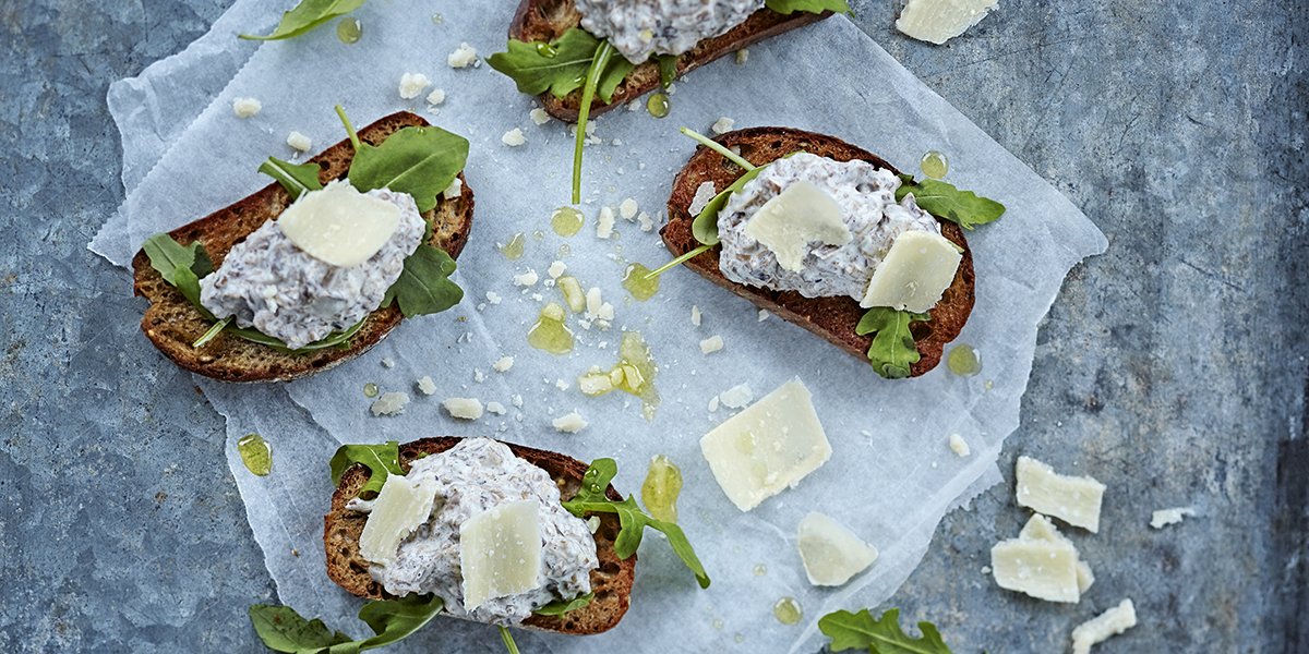Metsäsienibruschetta eli Tunturibruschetta metsäsienillä