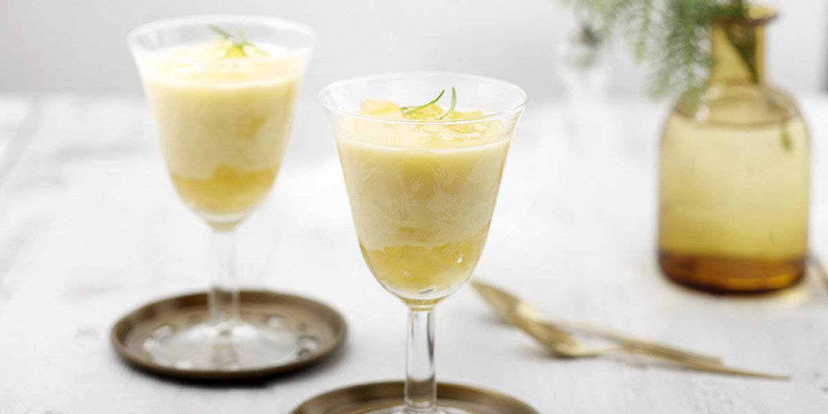 Korvatunturin jouluinen omena-kanelipannacotta