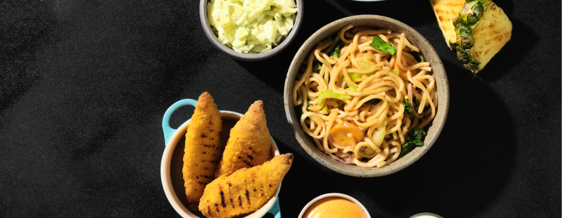 Rapeaa kanaa nuudelien ja srirachan kera