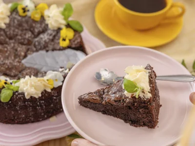 Mämmimutakakku ja kahvia