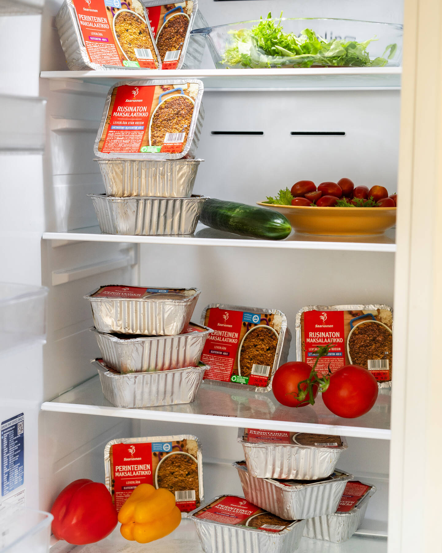 Maksalaatikoita jääkaapissa