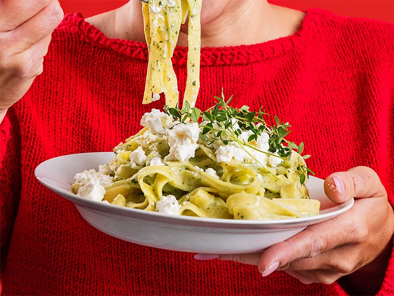 Pinaattikeitosta fetapasta